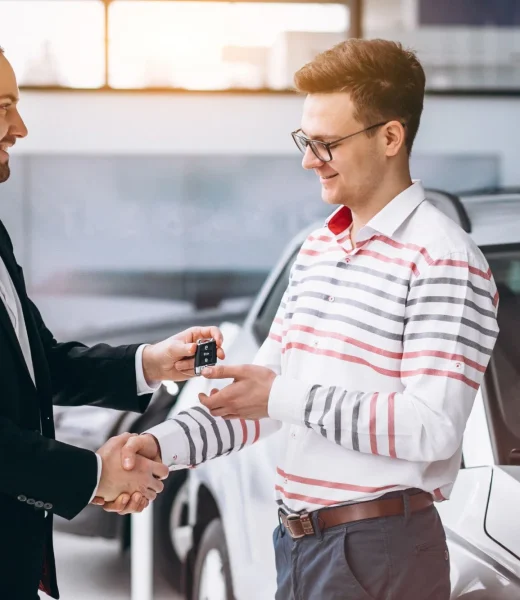 man-buying-car_1303-13694